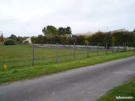 terrain 1 000 m² saint laurent de cognac