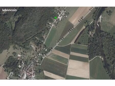 ? terrain constructible - cadre exceptionnel à lombard (25)