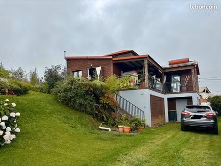 maison à bois court