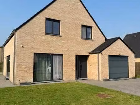 ruime woning met 3 slaapkamers