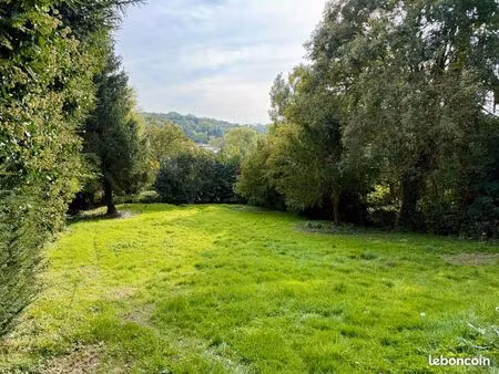 terrain constructible de 900 m² à bièvres (91)
