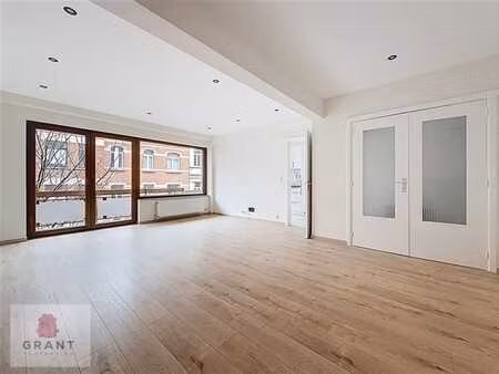 superbe appartement 2 chambres avec terrasse et garage