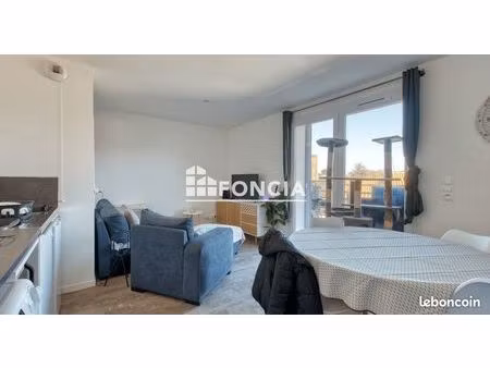 appartement proche de tout commerces et accès facile au pont