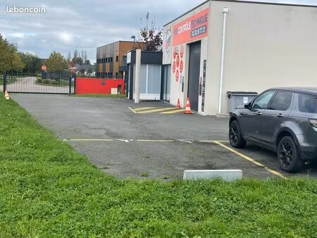 bâtiment commercial