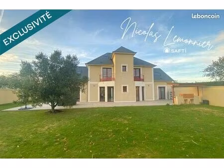 propriété 6 pièces 240 m²