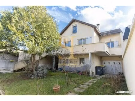 maison 8 pièces 263 m²