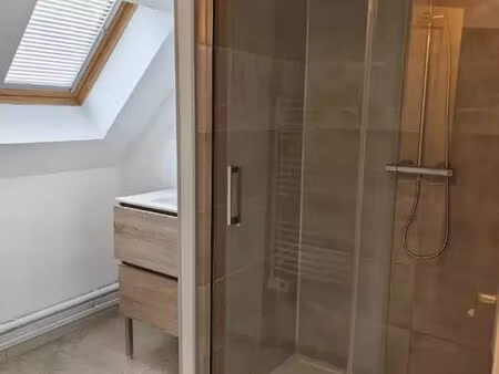 charmant t2 en duplex