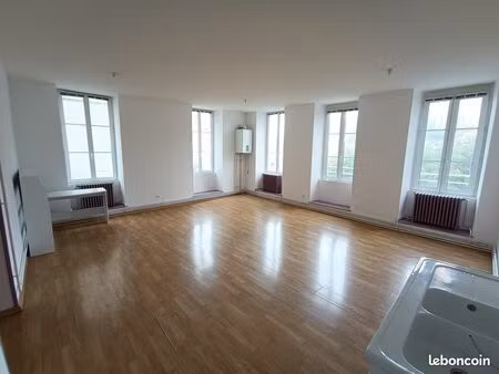 immeuble de rapport à vendre : 3 appartements + 1 local commercial