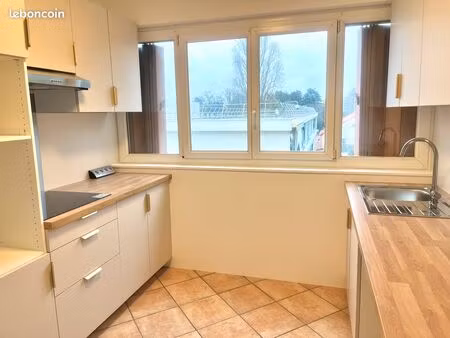 massy appartement 3 pièces - 52m² (+ cave) 995 charges comprises