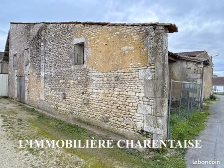 parking/box 1 pièce 123 m²