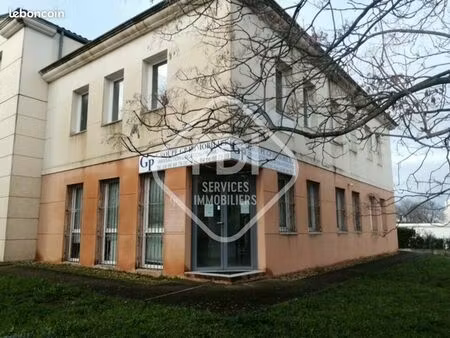 local professionnel 106 m² vauvert