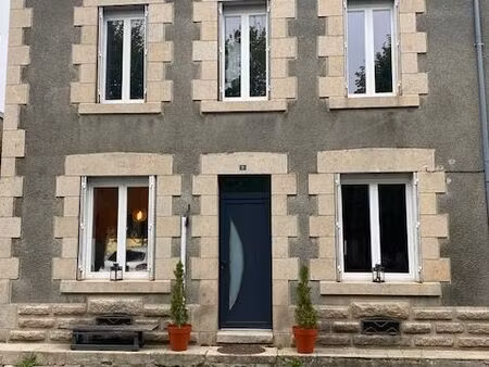 maison de charme dans village creusois  vue sur l’église médiévale