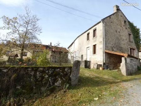 deux maisons avec jardin dans joli hameau
