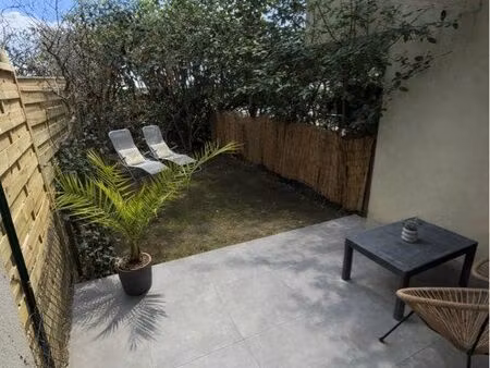 studio rénové 21m2 + jardin privatif 25m2 + parking privé