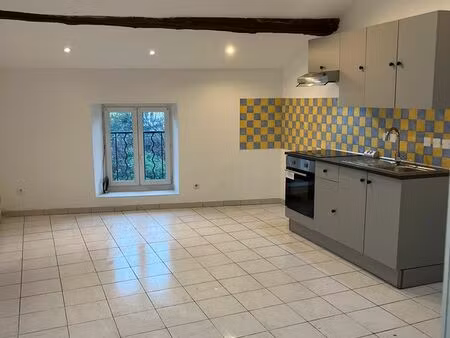 charmant t3 refait à neuf à 50 minutes de nîmes et montpellier