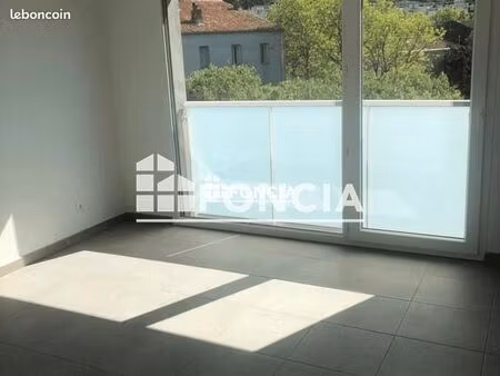 studio 1 pièce 27 m²