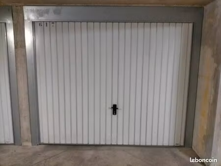 garage / box