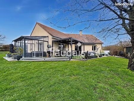 maison 10 pièces 217 m²