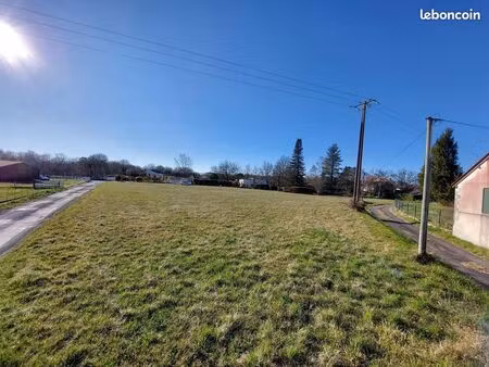 terrain 2506 m² la tour blanche cercles