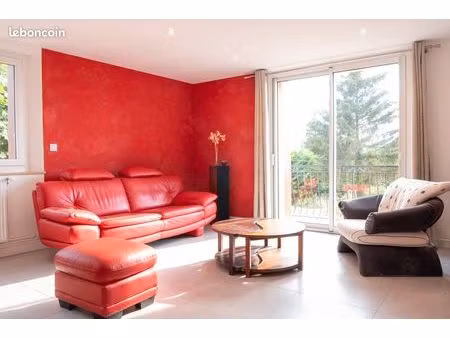 f3 de 78 m² un lieu clair et harmonieux  rénové en totalite