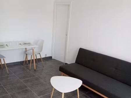 t2 meublé lumineux – balcon + cave – troyes