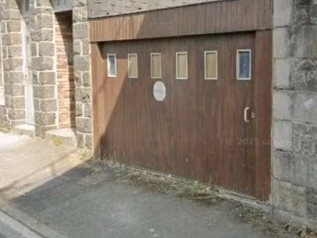 grand garage 20m² - secteur gare / robien