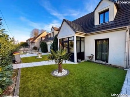 maison spacieuse et magnifique franceville