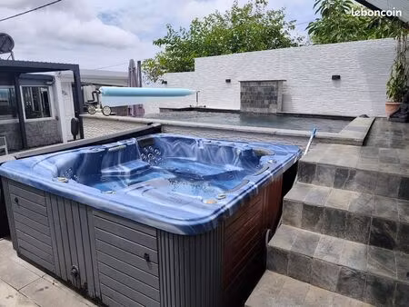 villa 5 pièces 247 m²