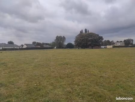 terrain 1 074 m² crestot