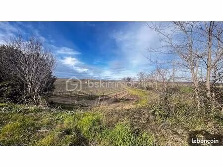 terrain 886 m² montels