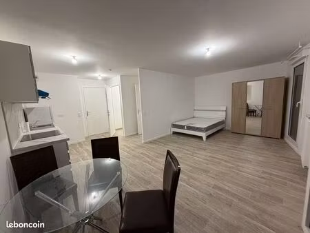 studio 1 pièce 38 m²