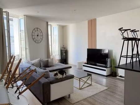 grand t3 entièrement rénové – emplacement idéal – disponible au 1er mars 2025