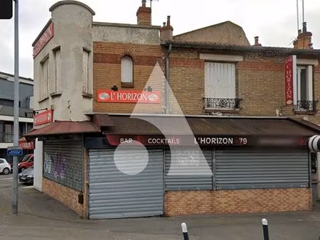 immeuble 122 m² romainville