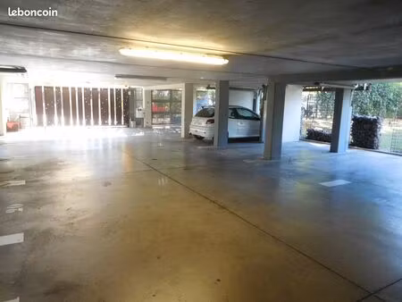 parking couvert sécurisé en rdc à la cocoteraie st paul