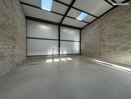 local logistique 120 m²