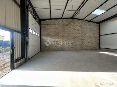 local logistique 120 m²