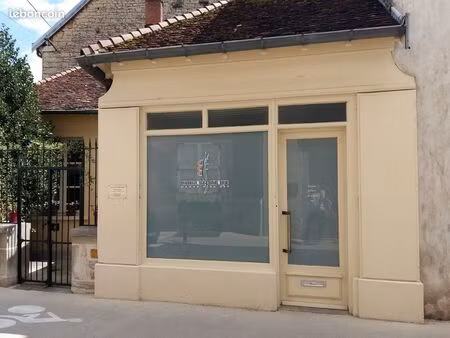 local professionnel avec extérieur