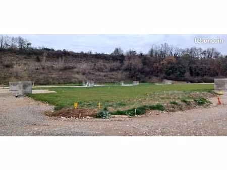 terrain 672 m² portes les valence