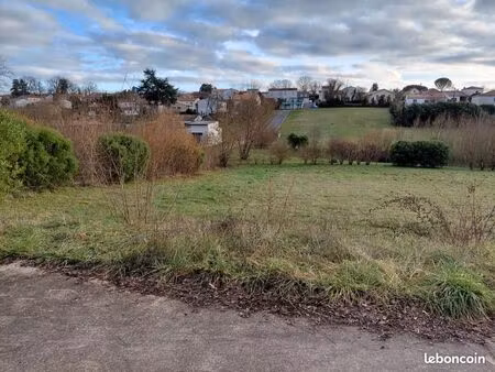 terrain 603 m² saintes