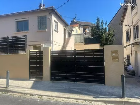 immeuble 13 pièces 236 m²