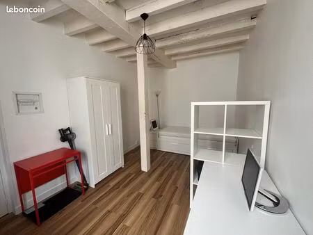 studio meublé de 17m2 situé en plein centre de tours