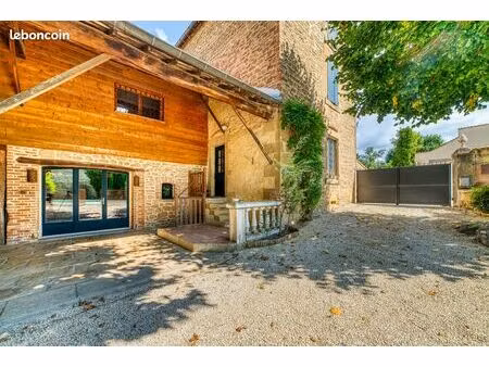 maison 7 pièces 202 m²