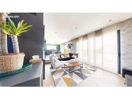 maison familiale contemporaine - 222 m2 - rt 2012 / dpe a - 6 ch - hors lotissement