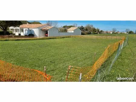 terrain constructible de 650 m²