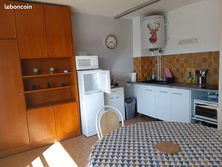 appartement 32m2 à 80 m de la mer poste central de secours