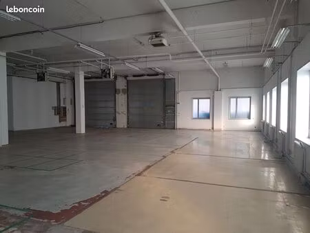 local industriel 610 m²