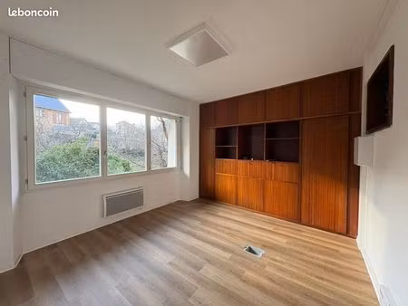 local commercial 71 m²