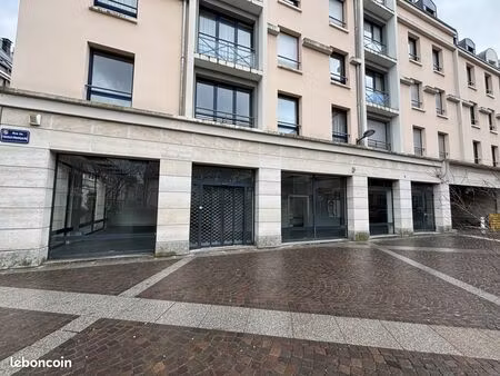 local commercial 220 m² montbéliard