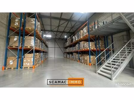 local d'activité 838 m²