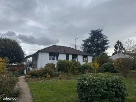 a 1 h de paris en train et en voiture et 12 mn de vernon